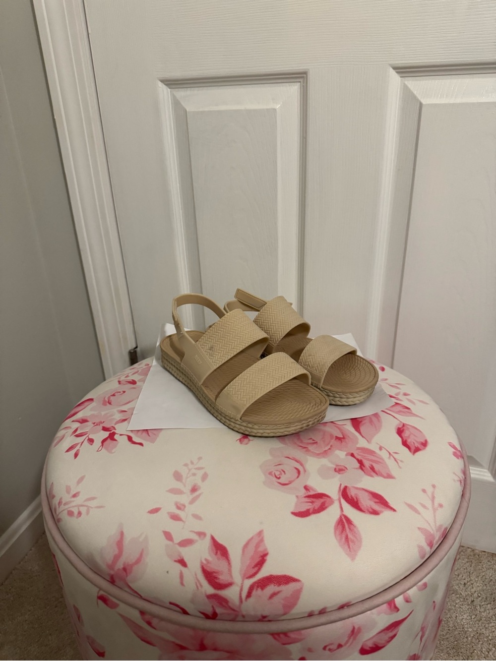 Reef Beige Sandal - Comfortable Strappy Platform for Everyday Wear